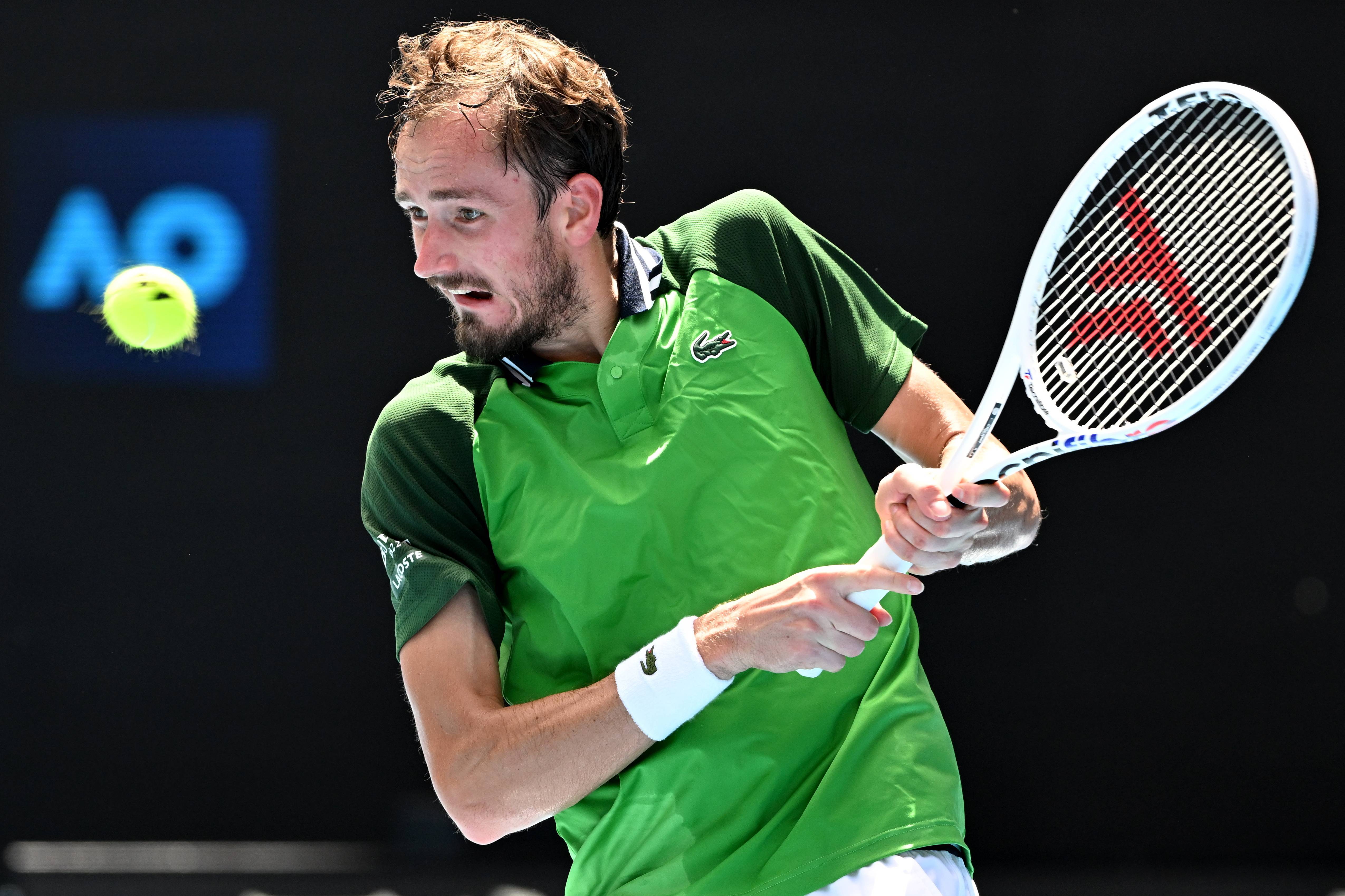 ATP总决赛轻取温网，梅德韦杰夫惊艳四座