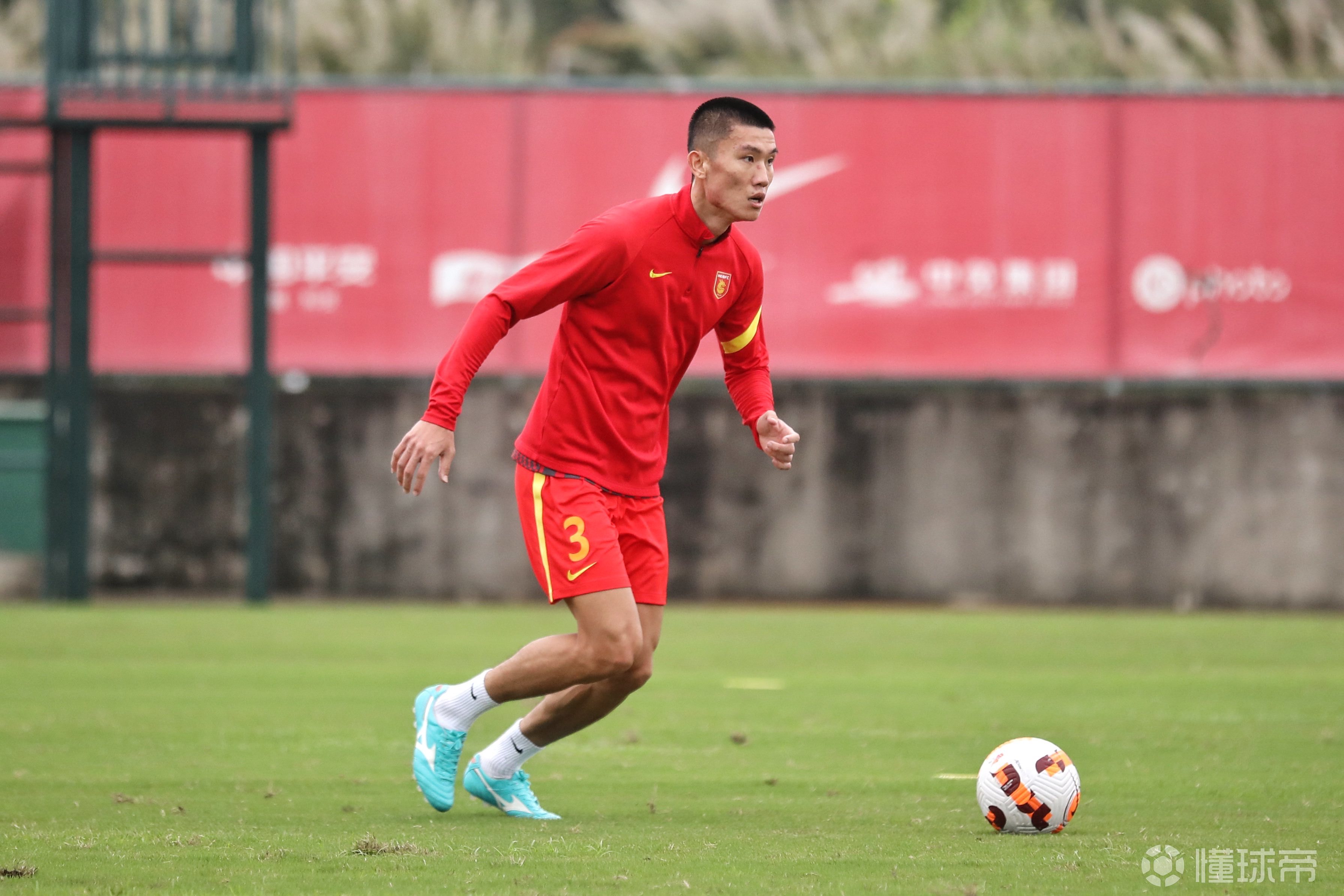 关于国安全力以赴，冲击榜首争夺赛季后赛资格的信息