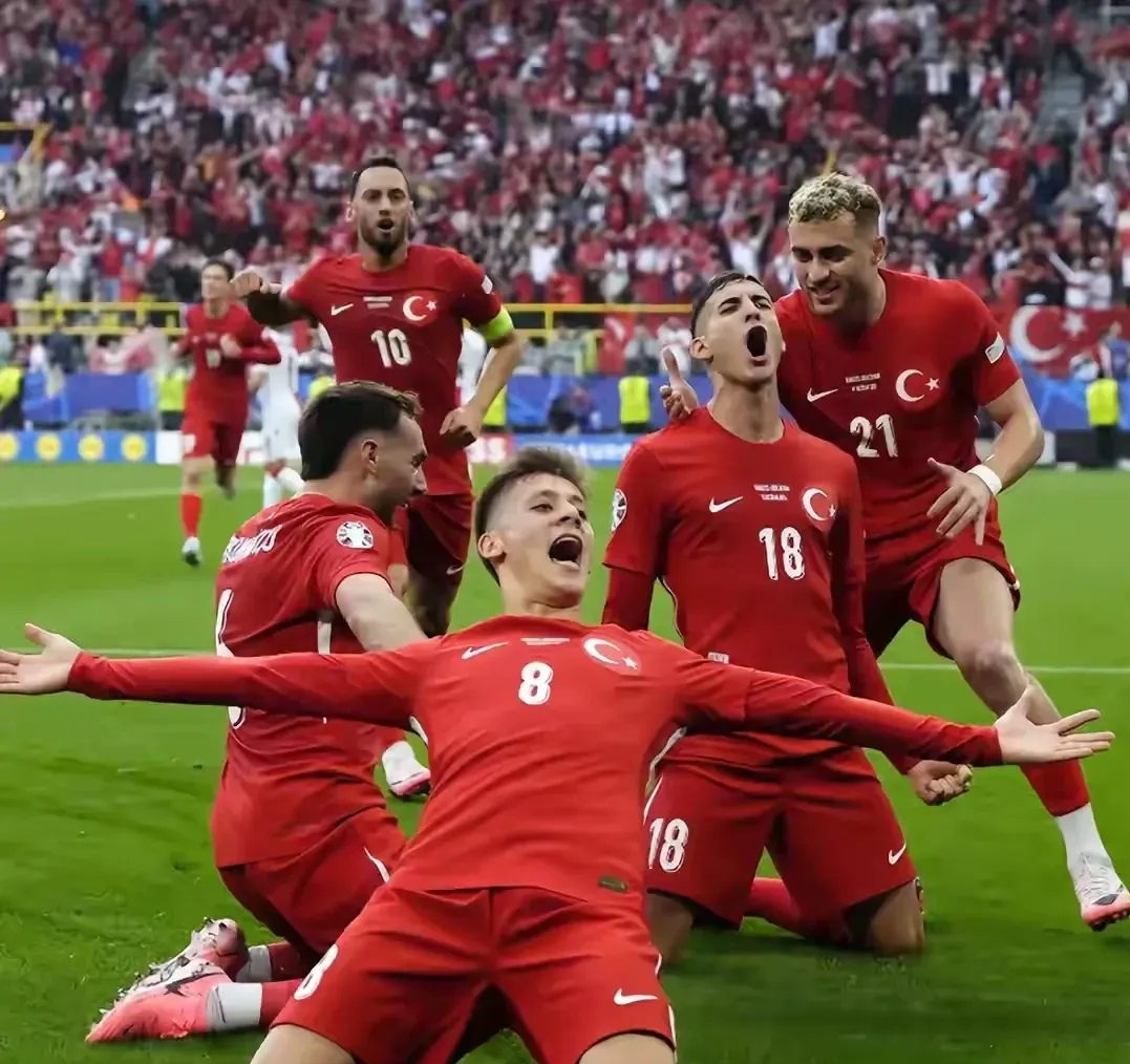 荷兰队在激战中取得胜利，晋级欧锦赛