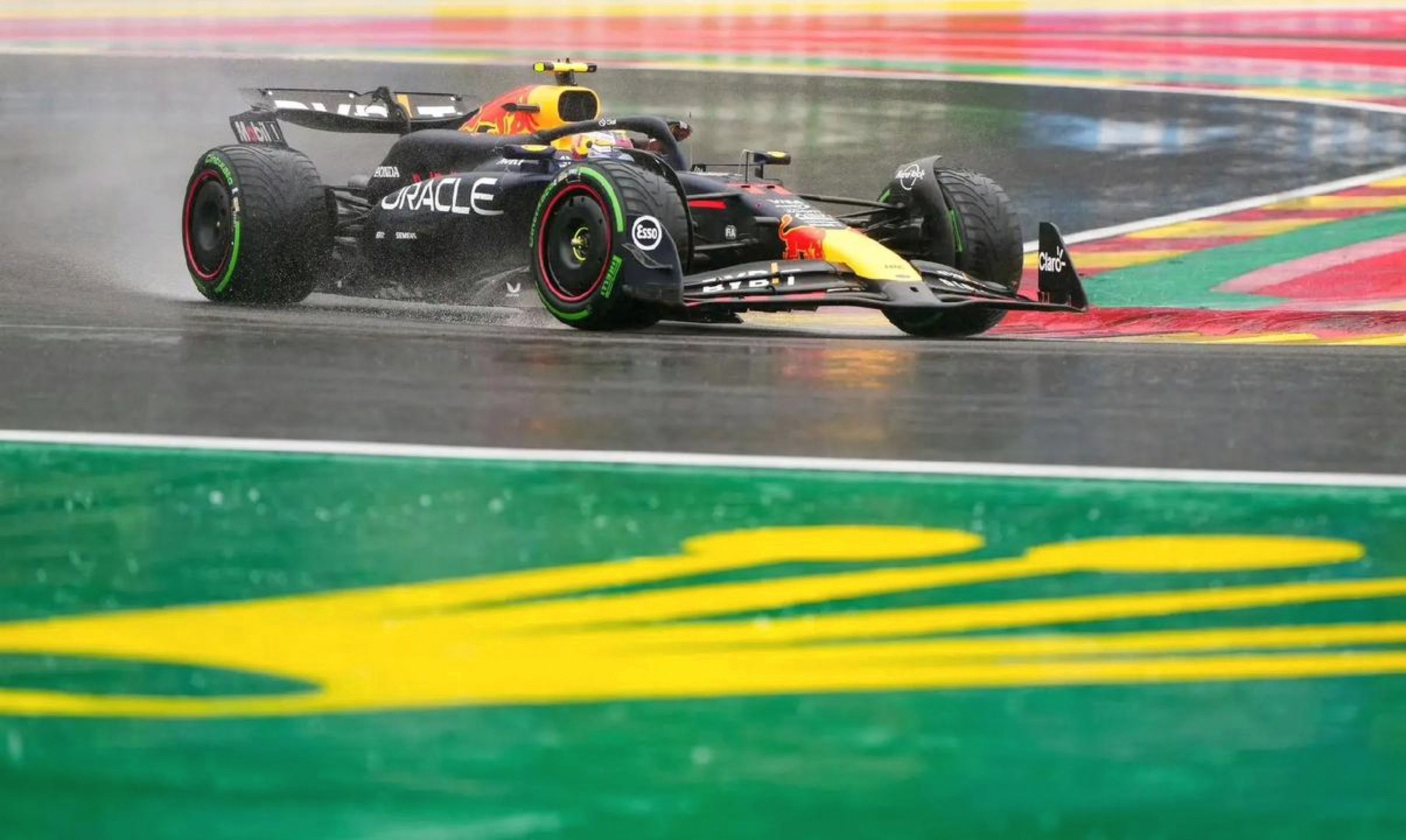 关于威廉姆斯绝杀红牛车队，佩雷兹高光表现的信息