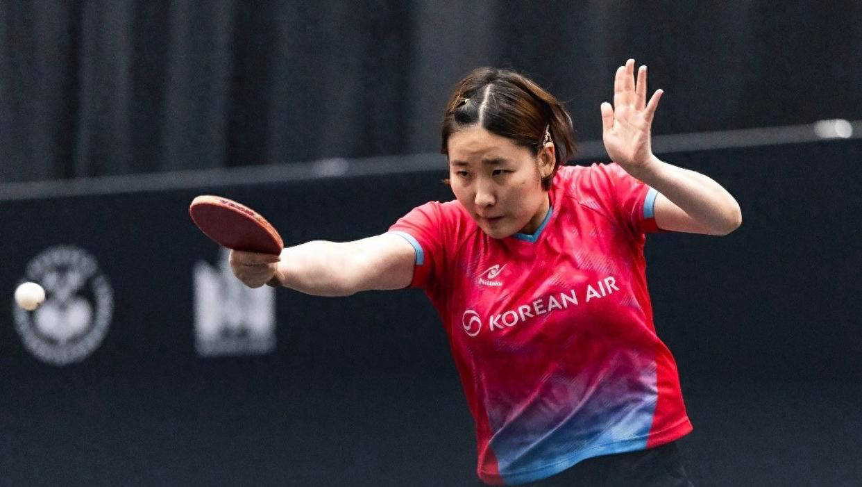 包含中国乒乓球队完胜波兰乒乓球队，奥恰洛夫绝境逆转的词条