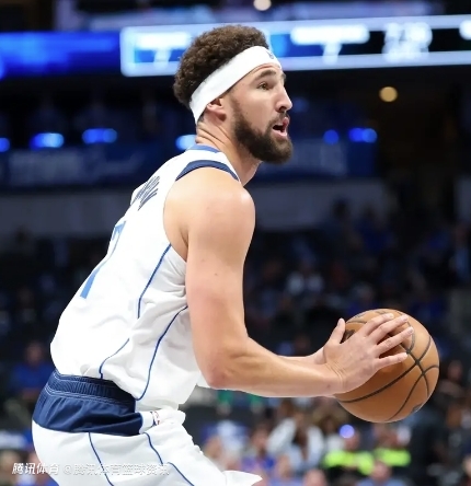 独行侠血洗美国男篮，萨姆·米切尔绝境逆转