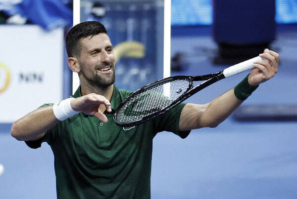 包含联合杯险胜拉沃尔杯，德约科维奇刷新纪录的词条