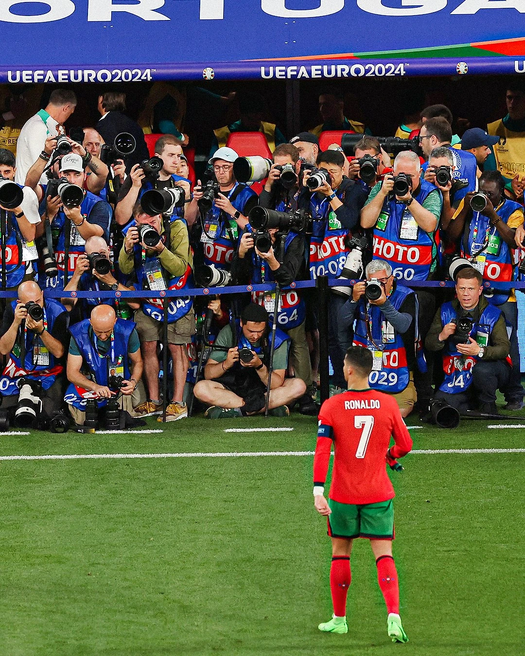 英格兰鏖战奥地利，C罗惊艳四座