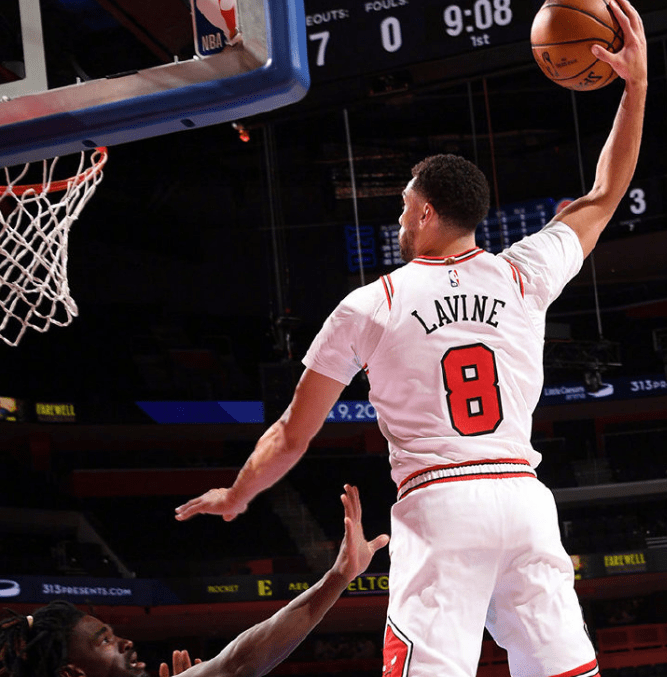 包含新疆队轻取魔术，拉文状态火热的词条