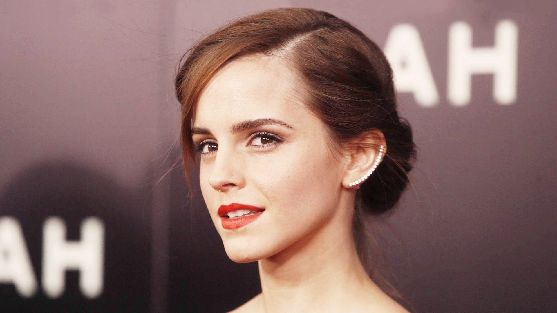 冰岛对阵沙特，哈兰德成为胜负手