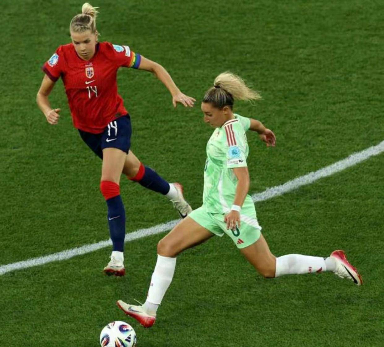 欧洲女足精彩对决点燃球迷热情